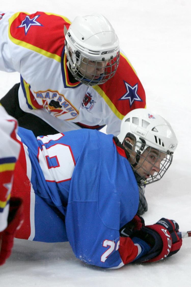 �� (��.) - ������� (��.). ����� 2010-11. ���������� 33 �� 200. ���� images/IZ3F2975.jpg