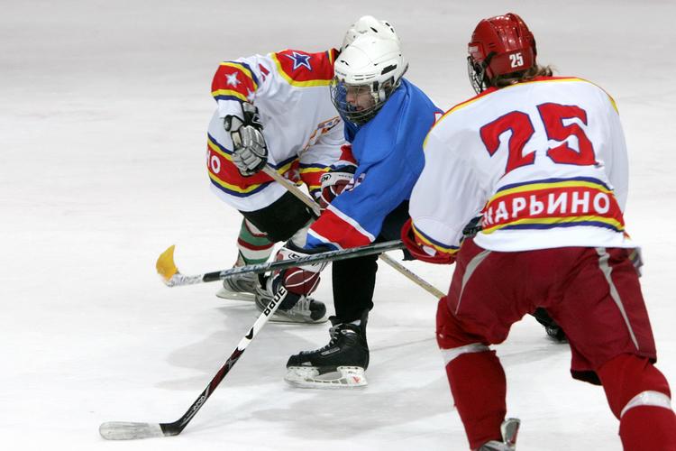 �� (��.) - ������� (��.). ����� 2010-11. ���������� 52 �� 200. ���� images/IZ3F3071.jpg